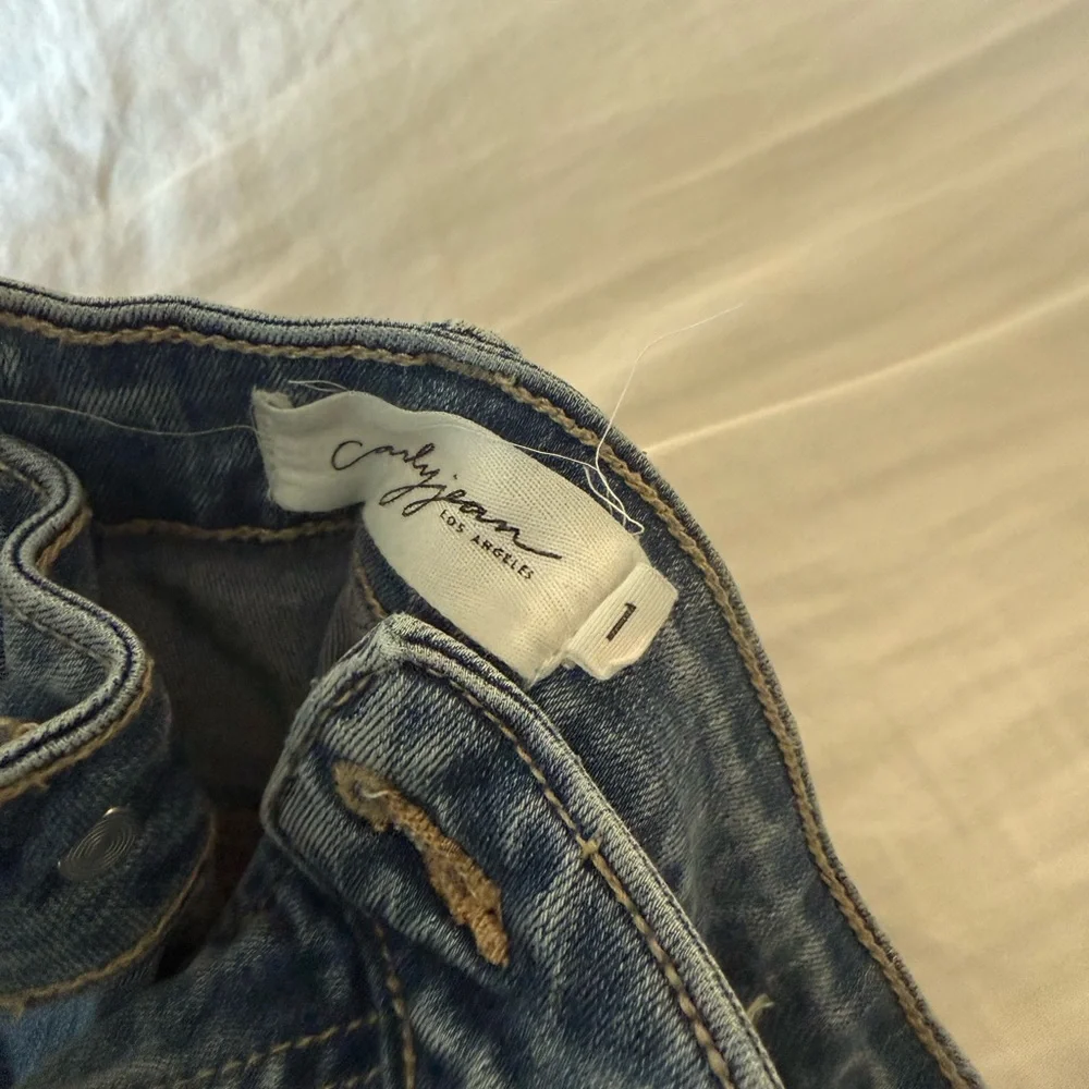 Carly Jean Los Angeles Laurel Jeans - Picture 3 of 3